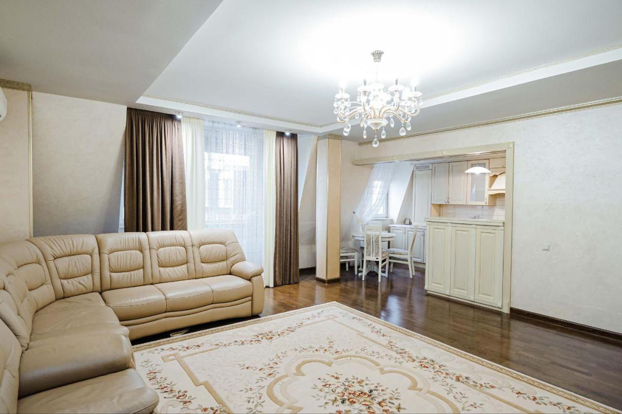 Cathedral Park And Pedestrian Zone Ultracentral Cozy Apartment In Chisináu Exterior foto