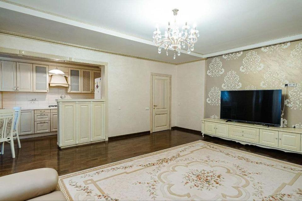 Cathedral Park And Pedestrian Zone Ultracentral Cozy Apartment In Chisináu Exterior foto