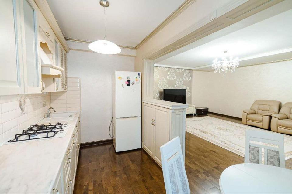 Cathedral Park And Pedestrian Zone Ultracentral Cozy Apartment In Chisináu Exterior foto